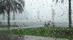 «الأرصاد»: إنذار أحمر بهطول أمطار غزيرة ورياح شديدة على العاصمة المقدسة