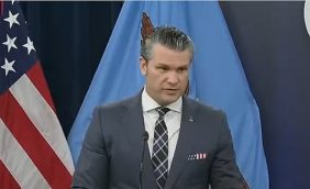 وزير الحرب الأمريكي: إيران تأخذ العالم رهينة بسبب طموحاتها النووية.. ودمرنا قدراتها الجوية والبحرية