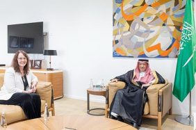 نائب وزير الخارجية يبحث التطورات بالمنطقة مع القائم بالأعمال بالسفارة الأمريكية لدى المملكة