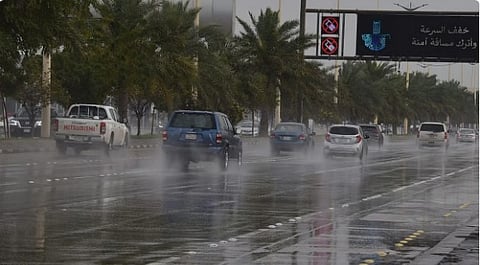 أمطار رعدية متوسطة إلى غزيرة على معظم مناطق المملكة حتى نهاية الأسبوع