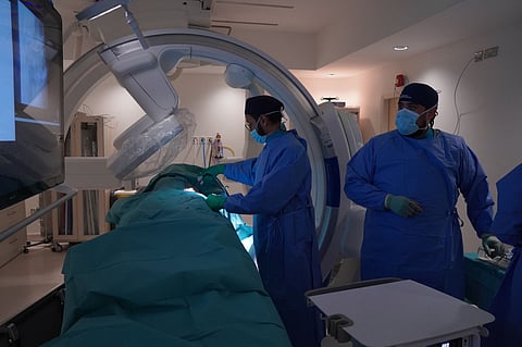 إنجاز طبي في الشرقية يعيد الأمل لمريضة بالسرطان.. استعادة القدرة على الحركة وتقليل الآلام في وقت قياسي