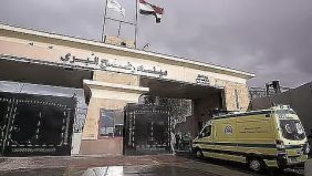 معبر رفح البري يستقبل دفعة جديدة من العائدين الفلسطينيين إلى غزة