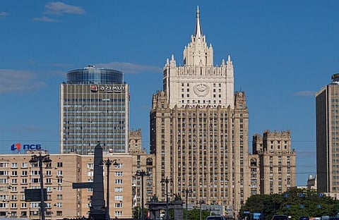 روسيا توصي مواطنيها بتجنب السفر للدول غير الصديقة