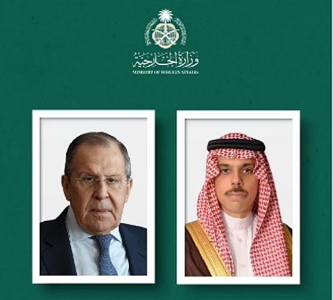 وزير الخارجية يبحث مستجدات الأوضاع في المنطقة مع نظيره الروسي