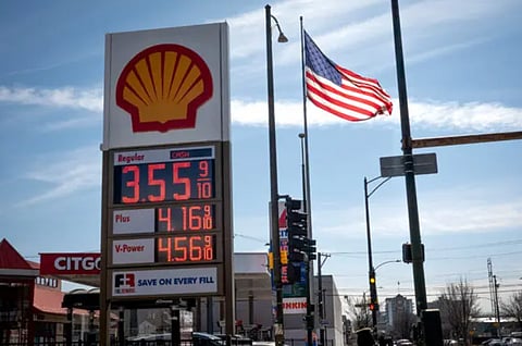 أسعار البنزين في الولايات المتحدة: تقلبات سوق الطاقة وتأثيرها