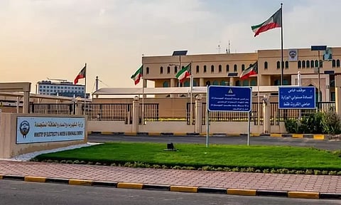 بناء مستقبل مستدام: استقرار الكهرباء والماء في الجهراء