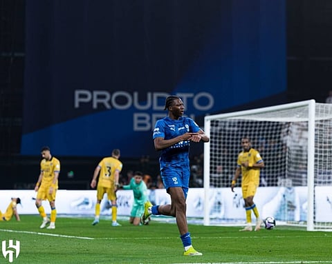 دوري روشن : الهلال يسقط في فخ التعادل أمام التعاون