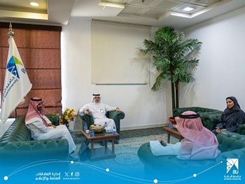 بالتعاون مع وزارة المالية.. جامعة الباحة تتابع تطوير الرقابة الذاتية