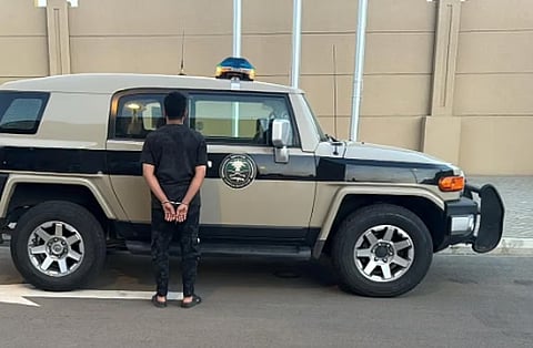 دوريات الإدارة العامة للمجاهدين بجازان تقبض على مقيم يمني مخالف لنظام أمن الحدود