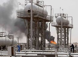 هجوم بطائرات مسيرة على حقل الرميلة بالعراق يستهدف مواقع تستخدمها شركات أمريكية