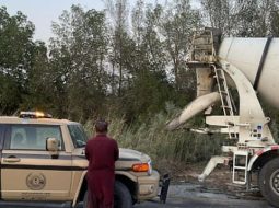 ضبط مقيم باكستاني لتلويثه البيئة بتفريغ مواد خرسانية في المنطقة الشرقية