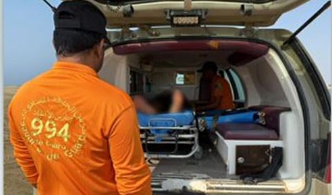 حرس الحدود بجازان ينقذ مقيمًا إريتريا من الغرق أثناء ممارسة السباحة