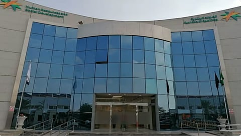 مستقبل بيئة العمل: أتمتة توثيق عقود العمل في المملكة