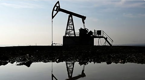 انخفاض أسعار النفط وسط توقعات استئناف محادثات الولايات المتحدة وإيران