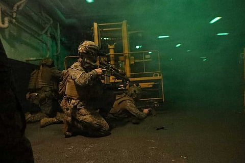 تدريبات المارينز الأمريكية: استنفار عسكري وتكتيكات اعتراض بحري متقدمة