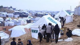 المملكة توزع سلالا غذائية في قطاع غزة