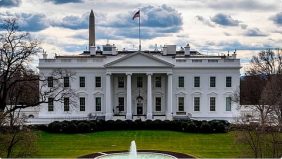 عاجل: استقالة لوري تشافيز-ديريمر من منصب وزيرة العمل