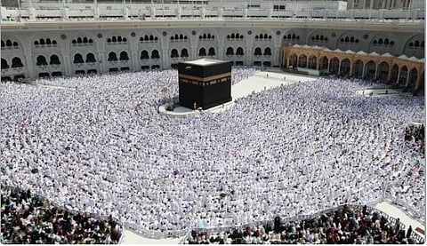 دور التحول الرقمي في إدارة الحشود في المسجد الحرام وسلامة الزوار