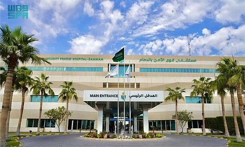 جراحة العيون المتطورة: تصحيح النظر بالليزك في مستشفى قوى الأمن