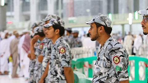 تطبيق القانون بحزم على كل من يحاول نقل ركاب بدون تصريح حج