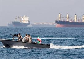 الحرس الثوري يعلن احتجاز سفن شحن قبالة السواحل الإيرانية
