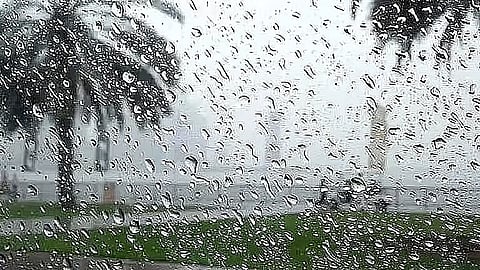 مخاطر السيول وفرص تساقط البرد مع أمطار المدينة المنورة