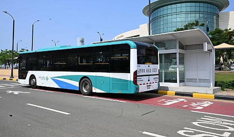 خدمات النقل العام في جازان: رفاهية وأمان على مدار الساعة