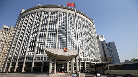 بكين: نعارض بشدة عقوبات أمريكا على مصافي النفط الصينية