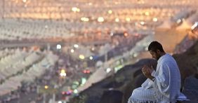 تسهيل الخدمات والتنقلات.. وزارة الحج توضح مزايا بطاقة نسك للحاج