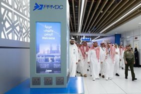 نائب أمير منطقة مكة المكرمة يقف على مشاريع البوابات الإلكترونية الحديثة وآليات تسريع إجراءات الدخول والخروج