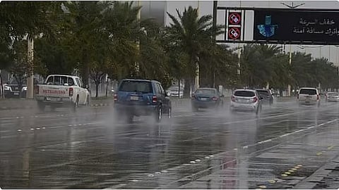 «الأرصاد»: رياح شديدة السرعة وأمطار متوسطة على الباحة وغزيرة على جازان