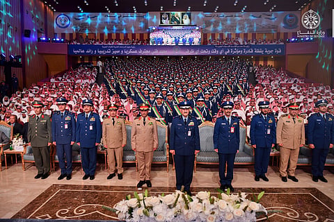 معهد الدراسات الفنية للقوات الجوية بالظهران يحتفل بتخريج الدورة 143