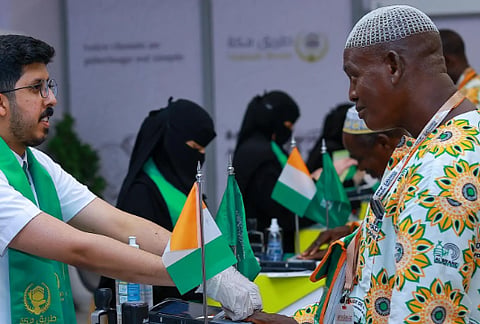 كوادر سعودية مميزة تسهم في تسهيل إجراءات حجاج كوت ديفوار