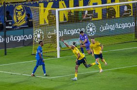 الهلال يخطف تعادلًا قاتلًا ويؤجل تتويج النصر بلقب دوري روشن