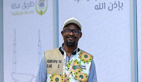 من إمامة المسجد إلى «طريق مكة».. الإيفواري إدريس كوني يروي رحلة الشوق إلى الحج