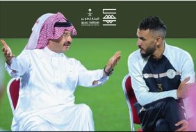 الأمير تركي بن طلال يحفز ضمك قبل مواجهتهم الحاسمة أمام الفيحاء