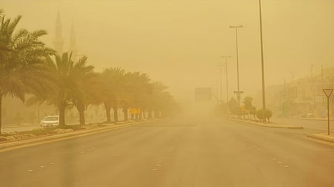 «الأرصاد» ينبّه من أتربة مثارة على أجزاء من منطقة الرياض