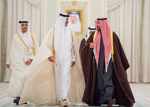 ولي العهد يبحث تطورات الأوضاع في المنطقة مع أمير قطر