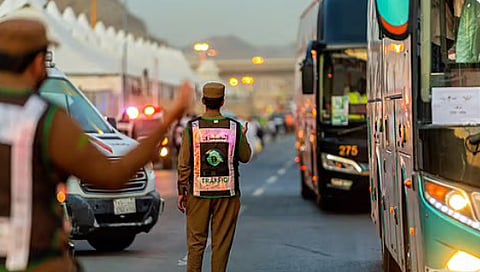 قوات أمن الحج للمرور تكثف جهودها لإدارة حركة الحجاج في المشاعر المقدسة