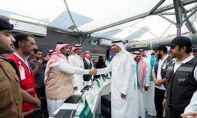 وزير الموارد البشرية يزور عددًا من مواقع ومبادرات الوزارة بموسم الحج