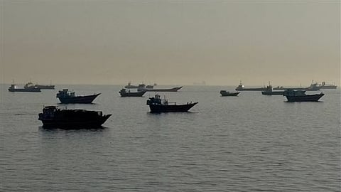 «تسنيم»: البحرية الأمريكية تطلب من السفن الإيرانية عدم تجاوز خط الحصار
