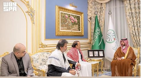 وزير الدفاع ينقل تعازي القيادة في وفاة الرئيس اليمني السابق عبدربه منصور هادي