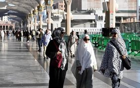 حجاج بيت الله الحرام يشيدون بالخدمات المقدمة لهم في المدينة المنورة بعد إتمام الحج