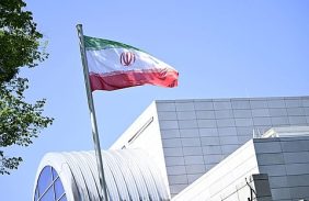المفاوضات الإيرانية الأمريكية: المراجعة القانونية وأزمة الثقة المتبادلة