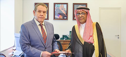 وزير الخارجية يتلقى رسالة خطية من نظيره الروسي تتصل بالموضوعات ذات الاهتمام المشترك بين البلدين