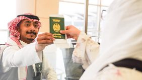 جوازات مطار الملك خالد تنهي إجراءات مغادرة ضيوف الرحمن بعد أدائهم فريضة الحج