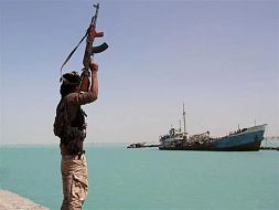 حماية الملاحة في البحر الأحمر: الدور الدولي والمسؤوليات المشتركة