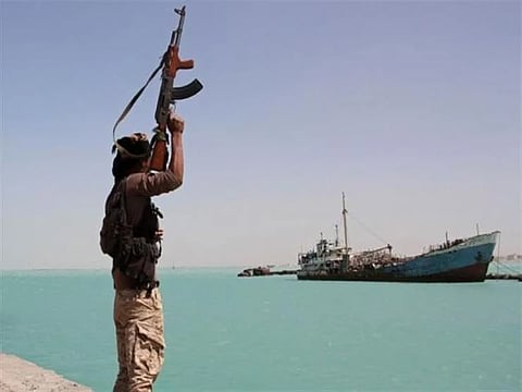 حماية الملاحة في البحر الأحمر: الدور الدولي والمسؤوليات المشتركة