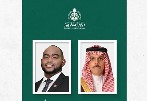 وزير الخارجية يبحث الموضوعات والقضايا ذات الاهتمام المشترك مع نظيره في ترينيداد وتوباغو