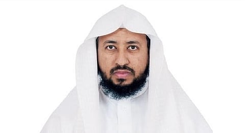 محامٍ يوضح: الموظف غير ملزم بالرد على رسائل واتصالات العمل بعد انتهاء الدوام